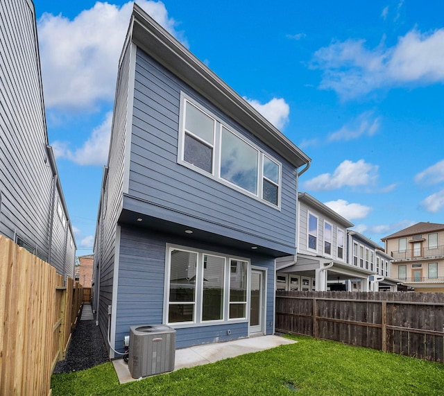 5238 Larkin St, Houston, TX 77007 - back of house featuring central AC