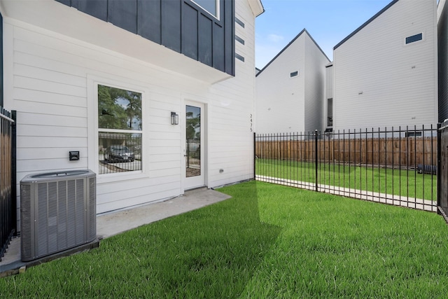 2475 Carmel St A/B, Unit A/B Houston, TX 77091 - view of yard with cooling unit