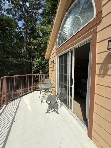 40 Dartmoor Ct, Coldspring, TX 77331 - view of balcony