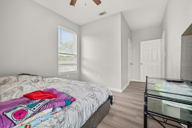8534 Woodlyn Rd, Houston, TX 77028 - bedroom featuring light wood-style floors and a ceiling fan