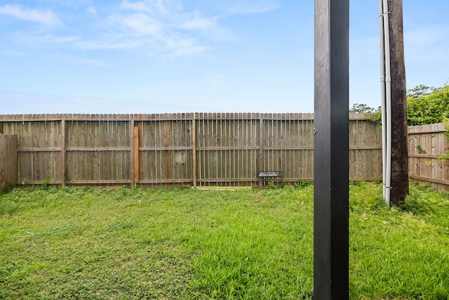 8534 Woodlyn Rd, Houston, TX 77028 - view of fenced backyard