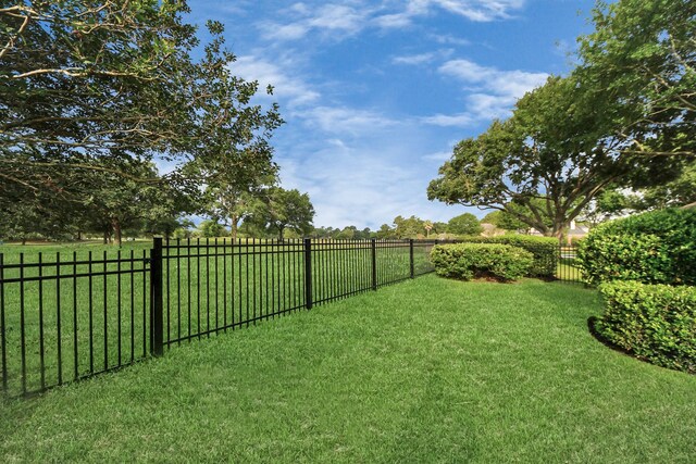 22127 Glen Arden Ln, Katy, TX 77450 - view of yard