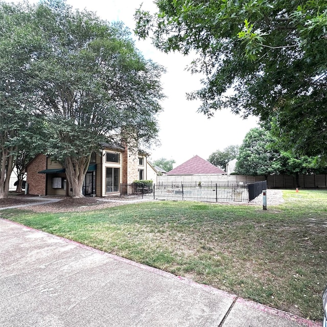 16800 Sugar Pine Dr Unit C21, Houston, TX 77090 - view of yard