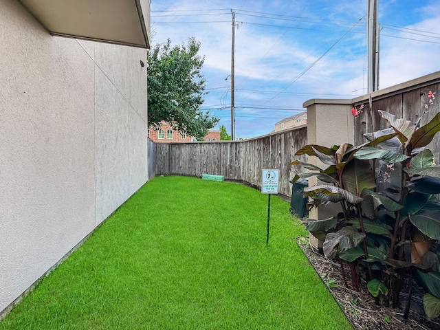 939 Colorado St Unit 22, Houston, TX 77007 - view of yard