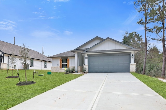 26449 Lakeshore Dr, Hempstead, TX 77445 - view of front facade featuring board and batten siding, concrete driveway, a garage, and a front lawn
