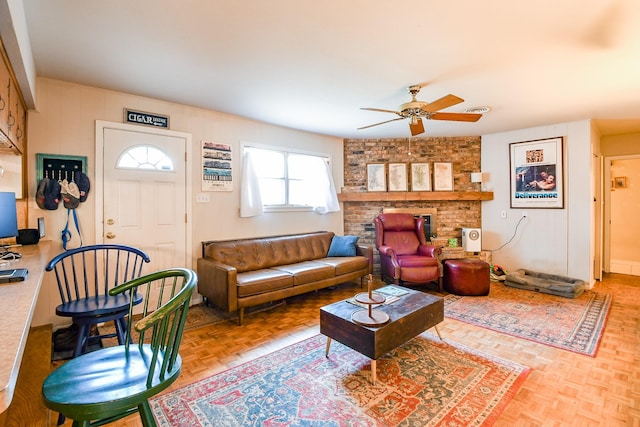 5423 Willow Creek Way, Houston, TX 77017 - living area featuring ceiling fan