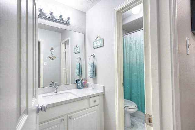 8507 Marchelle Ln, Spring, TX 77379 - full bathroom featuring vanity, toilet, and a shower with curtain