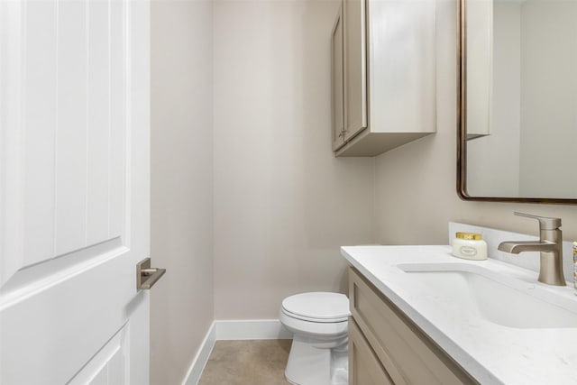 5292 Horseshoe Dr, Anderson, TX 77830 - half bath with vanity, baseboards, and toilet