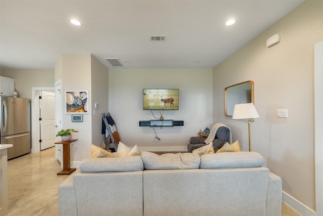 5292 Horseshoe Dr, Anderson, TX 77830 - living area featuring recessed lighting and baseboards