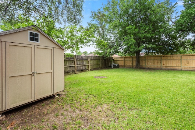 5403 Carousel Cir, Baytown, TX 77521 - view of yard