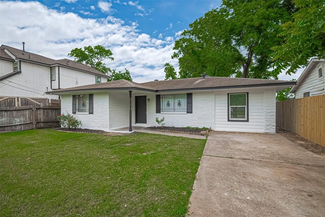 1029 Dolly Wright St, Houston, TX 77088 - view of front facade with concrete driveway