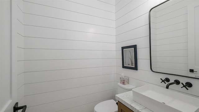 1410 Indiana St, Houston, TX 77006 - bathroom featuring toilet and vanity