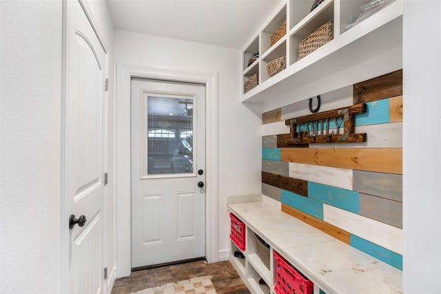 1310 Hickory Ln, Houston, TX 77339 - view of mudroom