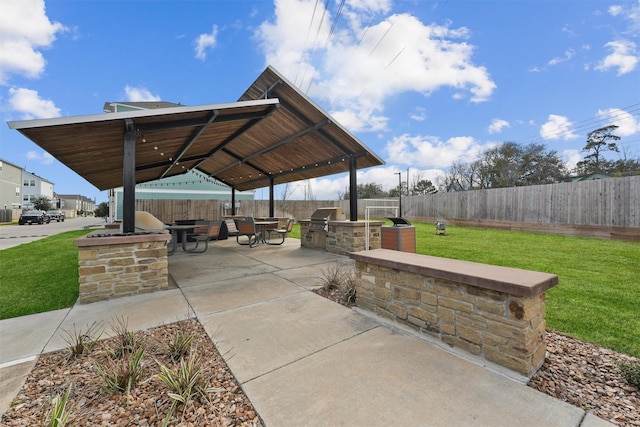 5514 Oriente Ln, Houston, TX 77023 - view of patio with a gazebo