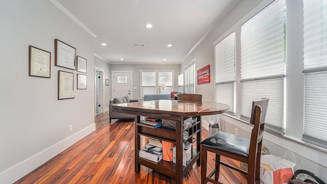 405 N Grace St N, Houston, TX 77003 - dining room with wood finished floors, crown molding, baseboards, and recessed lighting