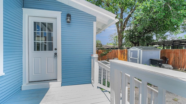 405 N Grace St N, Houston, TX 77003 - property entrance featuring a wooden deck