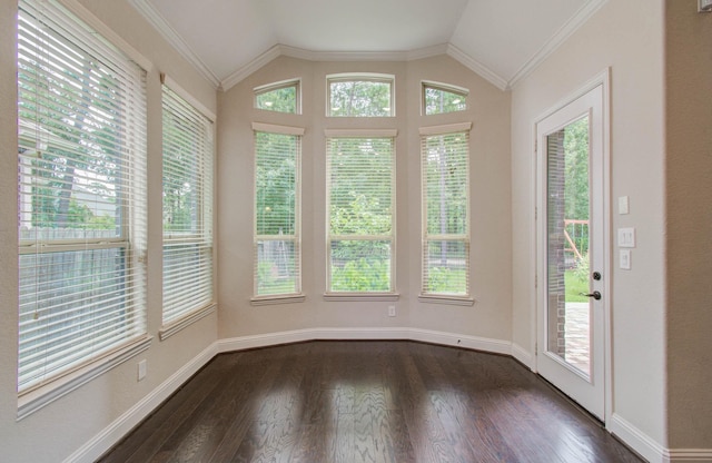 31297 New Forest Park Ln, Spring, TX 77386 - unfurnished sunroom featuring healthy amount of natural light, wood finished floors, vaulted ceiling, and ornamental molding