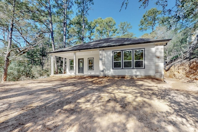 117 Keaau Ct, Bastrop, TX 78602 - view of front of property featuring a porch