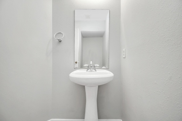8907 Wildbird Ln, Humble, TX 77338 - view of bathroom