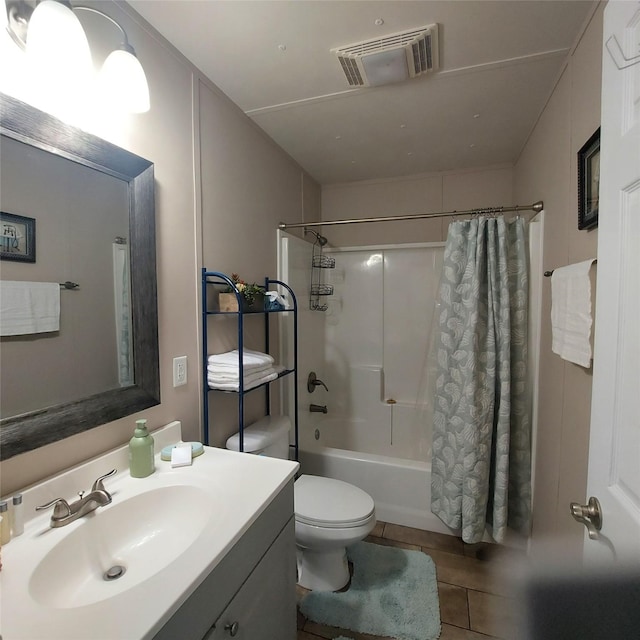 21403 Briar Meadow Rd N, Hempstead, TX 77445 - full bath featuring shower / bath combo with shower curtain, vanity, and toilet