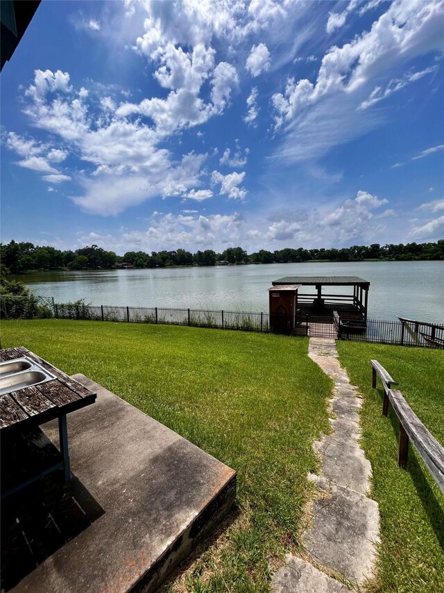 125 Mimosa Pt, Livingston, TX 77351 - view of yard featuring a water view