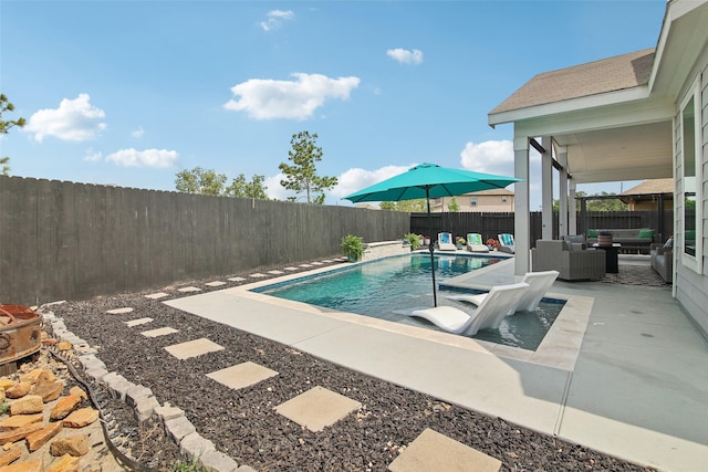 15603 Clearwater Bend Dr, Houston, TX 77044 - view of pool with outdoor lounge area, a fenced backyard, and a patio area