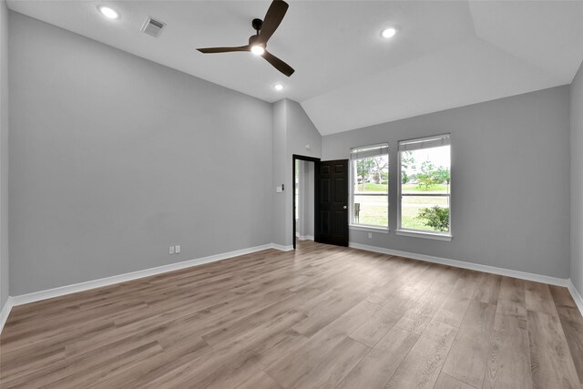 13646 Leafy Arbor Dr, Montgomery, TX 77356 - unfurnished room with vaulted ceiling, a ceiling fan, light wood-type flooring, baseboards, and recessed lighting