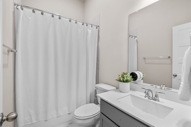 7918 Summit Trail Ln, Porter, TX 77365 - bathroom featuring vanity, toilet, and shower / tub combo with curtain