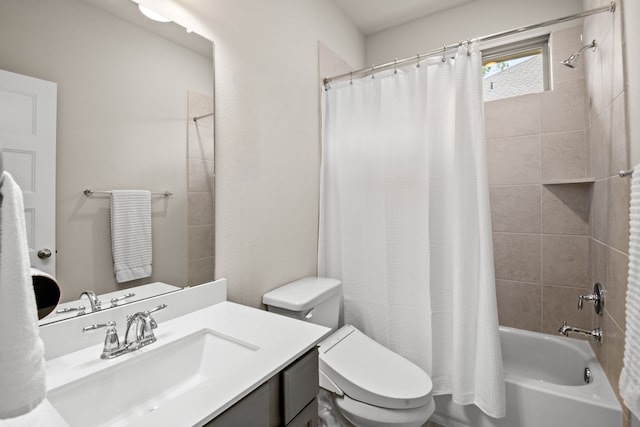 7918 Summit Trail Ln, Porter, TX 77365 - full bath with vanity, shower / bathtub combination with curtain, and toilet