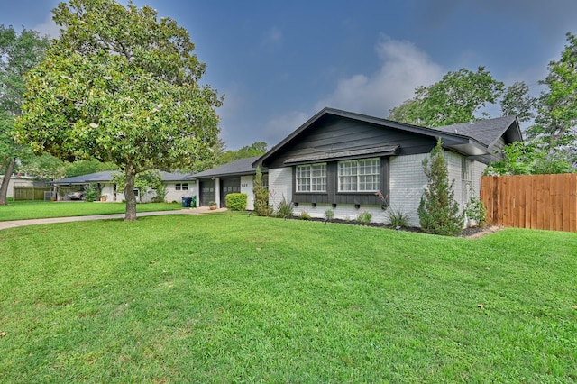 507 Sandra Dr, Brenham, TX 77833 - ranch-style house with brick siding