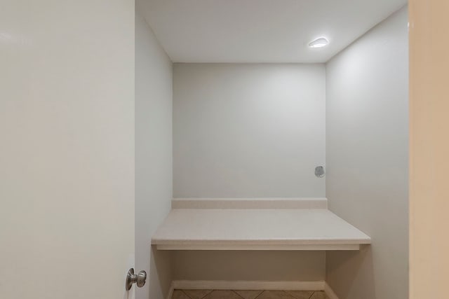 5206 Graystone Ln, Houston, TX 77069 - bathroom with tile patterned floors