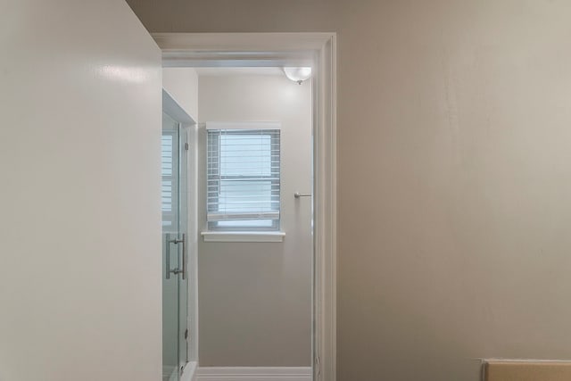5206 Graystone Ln, Houston, TX 77069 - hall featuring baseboards