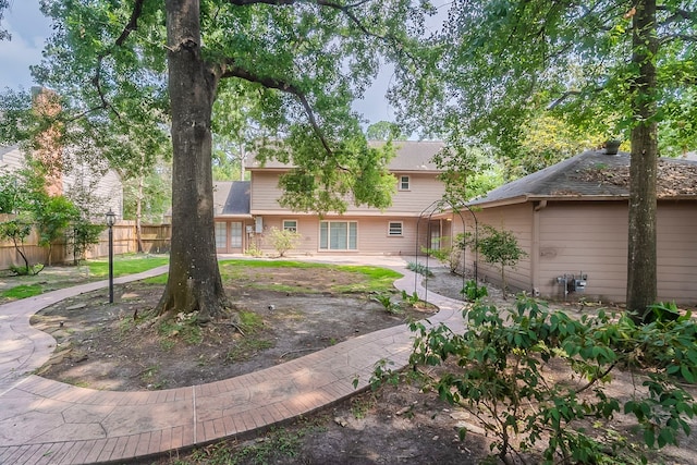 5206 Graystone Ln, Houston, TX 77069 - view of yard