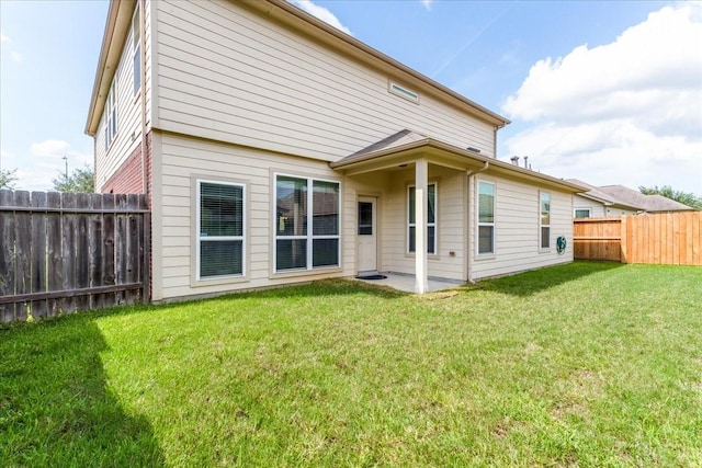 3418 Quarry Place Ln, Katy, TX 77493 - rear view of house with a fenced backyard