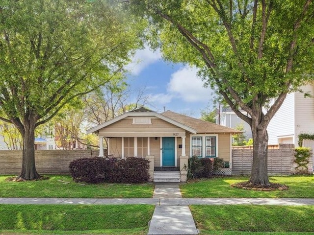 1427 Hall Pl, Houston, TX 77008 - bungalow-style house with covered porch