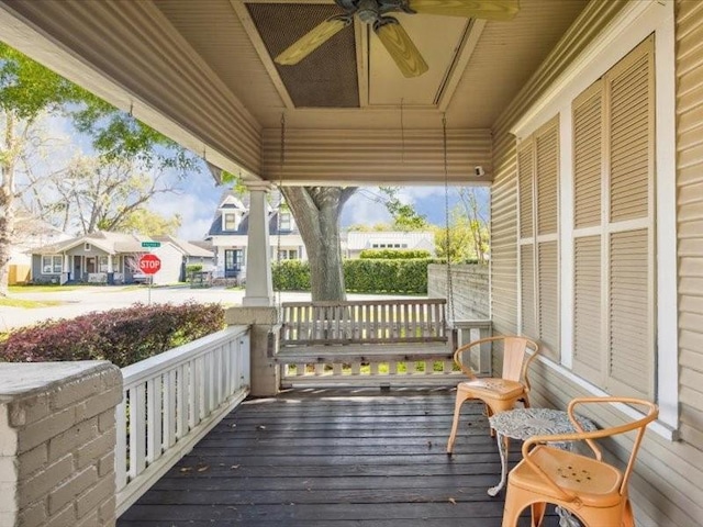 1427 Hall Pl, Houston, TX 77008 - porch featuring a ceiling fan