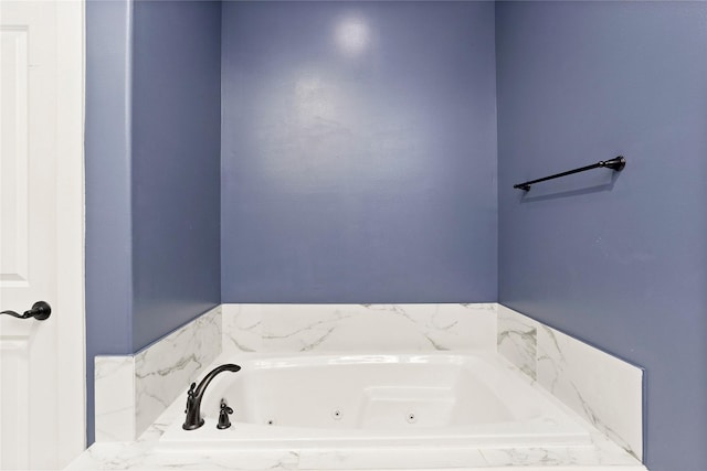 904 W 20th St Unit C, Houston, TX 77008 - full bathroom featuring a tub with jets