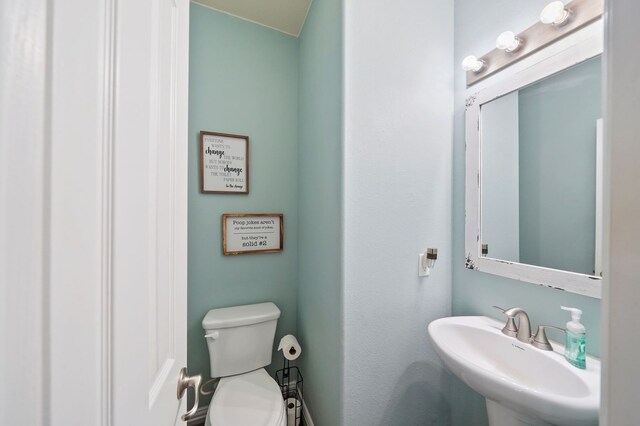 28935 Hidden Cove Dr, Magnolia, TX 77354 - bathroom featuring a sink and toilet
