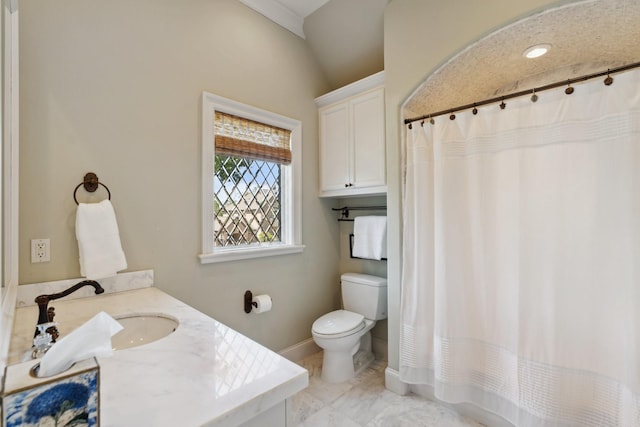 5626 Willers Way, Houston, TX 77056 - bathroom with toilet, vanity, a shower with curtain, and baseboards