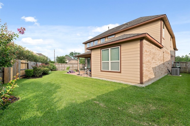3413 Waverly Springs Ln, Pearland, TX 77581 - rear view of property featuring brick siding and cooling unit