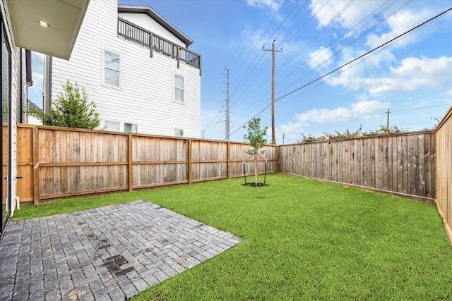 1008 Golden Nectar, Houston, TX 77008 - fenced backyard with a patio area