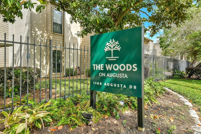 1100 Augusta Dr Unit 33, Houston, TX 77057 - view of community / neighborhood sign