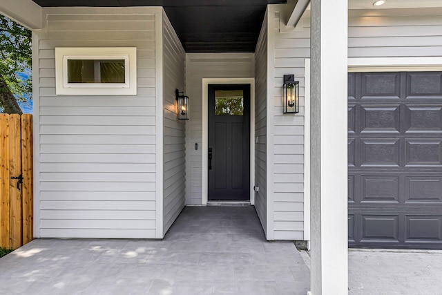 4224 Buck St, Houston, TX 77020 - entrance to property featuring a garage