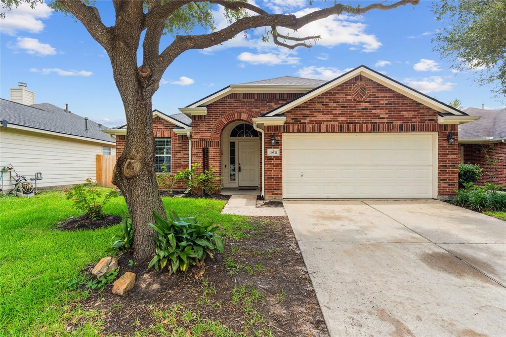 19511 Ingham Dr, Katy, TX 77449 - photo 1