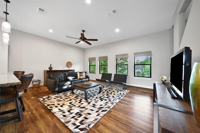 3148 Poe Dr, Montgomery, TX 77356 - living area featuring a ceiling fan, dark wood-type flooring, baseboards, and recessed lighting