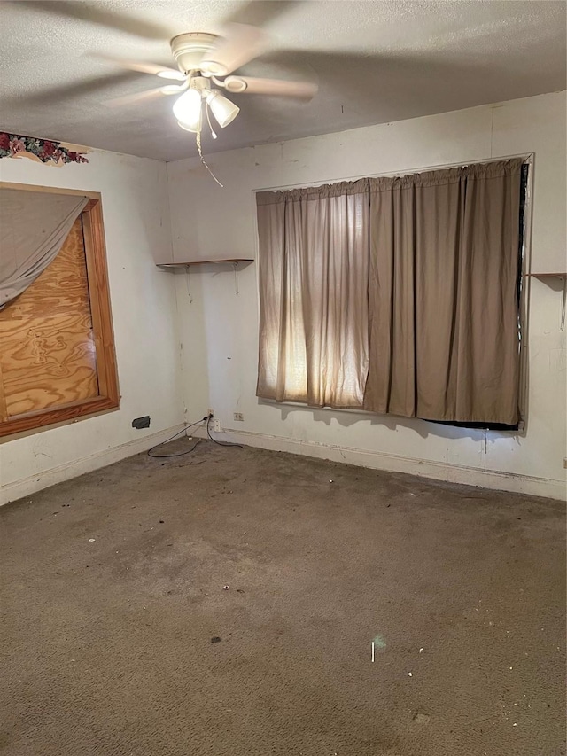 5420 Pease St, Houston, TX 77023 - unfurnished room featuring ceiling fan, carpet flooring, and baseboards
