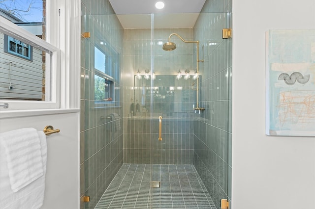 304 Bayland Ave, Houston, TX 77009 - full bathroom featuring a shower stall