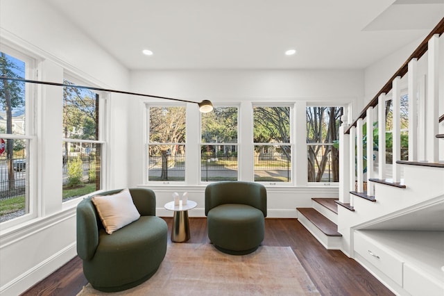 304 Bayland Ave, Houston, TX 77009 - sitting room with healthy amount of natural light, wood finished floors, baseboards, and recessed lighting