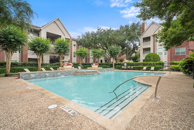 1330 Old Spanish Trl Unit 5203, Houston, TX 77054 - community pool with a community hot tub