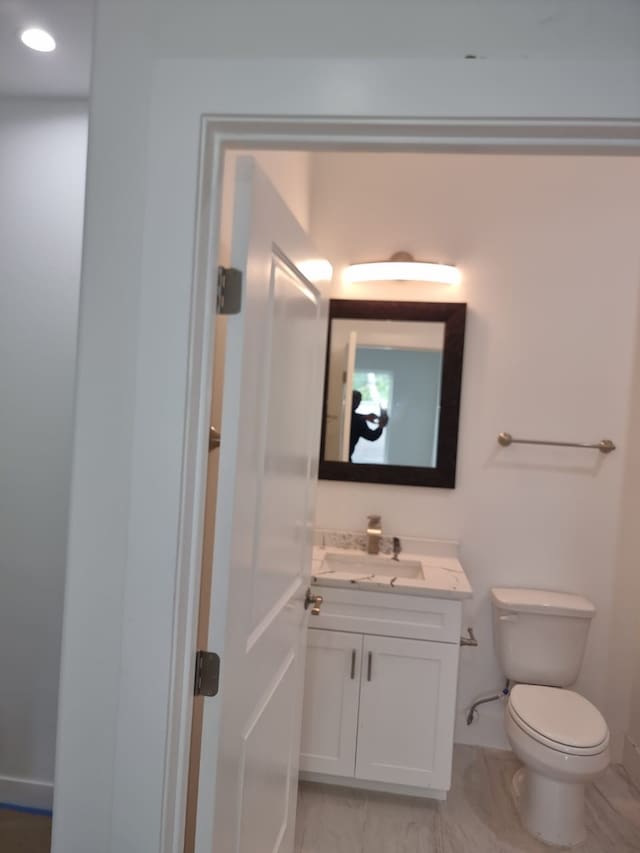 4539 Rosemont St A/B, Unit A/B Houston, TX 77051 - bathroom with vanity and toilet